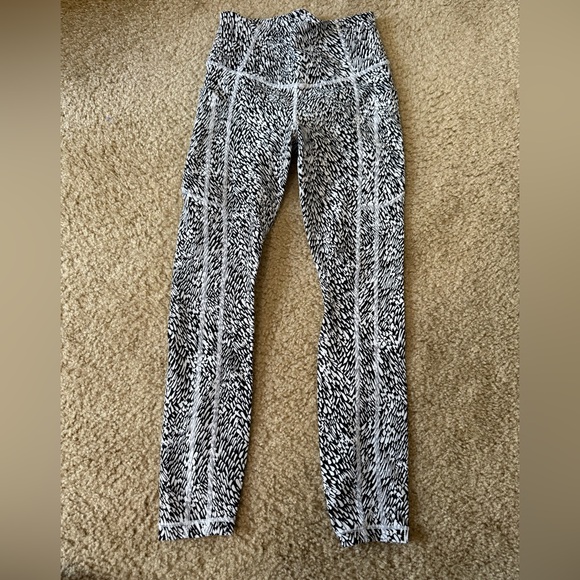 Salutation 7/8 leggings with pockets - Picture 2 of 3